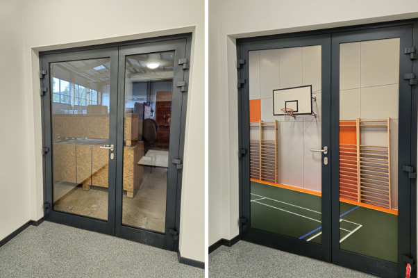 Designové řešení zakrytí dveří v průběhu stavby