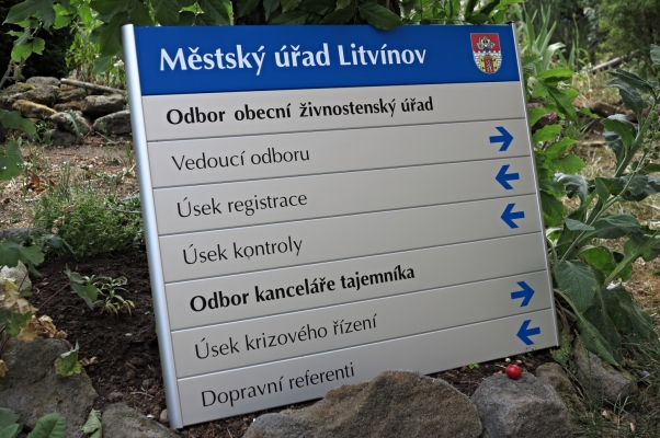 Lamelové orientační tabule pro budovy Města Litvínov.
